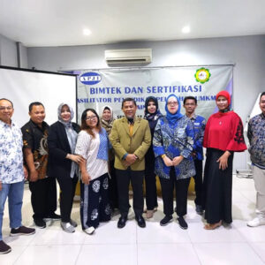 wury hapsari sedang training daycare