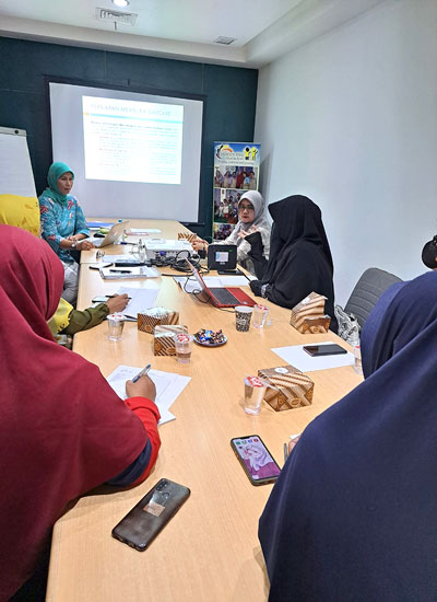 pelatihan bersama wury hapsari mengenai usaha daycare